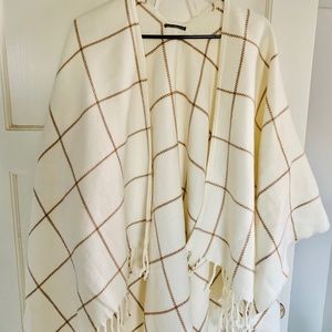 Open Poncho/shawl